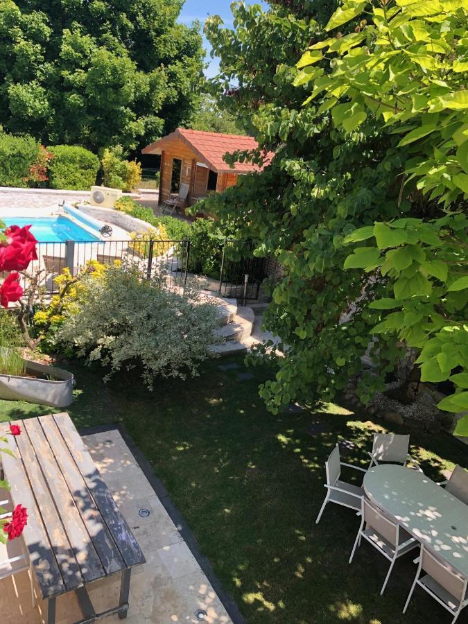 Bed and Breakfast Le Rouge & Blanc Saint-Maurice-le-Vieil Exterior foto