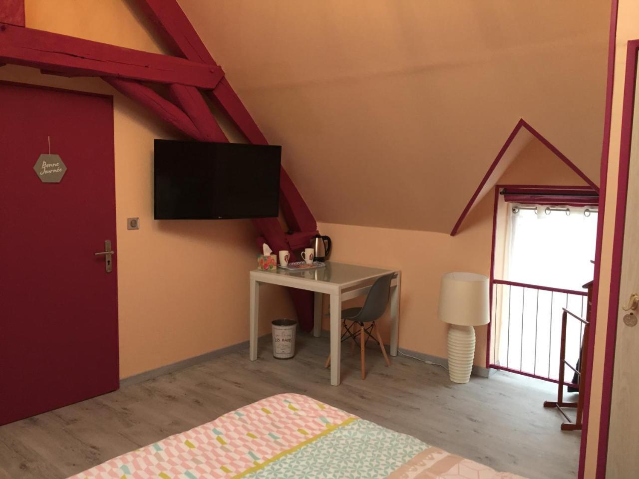 Bed and Breakfast Le Rouge & Blanc Saint-Maurice-le-Vieil Exterior foto