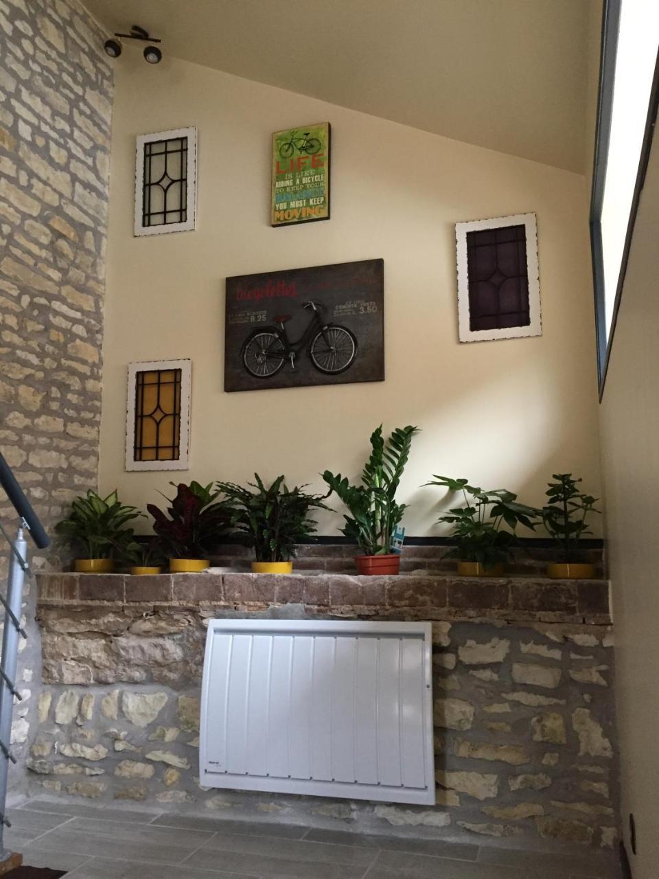 Bed and Breakfast Le Rouge & Blanc Saint-Maurice-le-Vieil Exterior foto